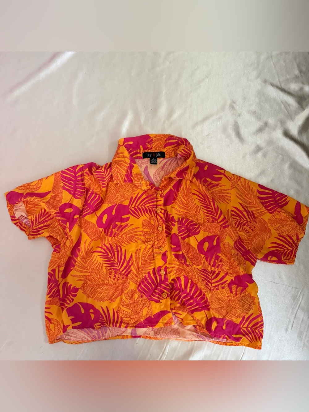 Iky & Me Tropical Palm Print Short Sleeve Button Down Crop Shirt Large